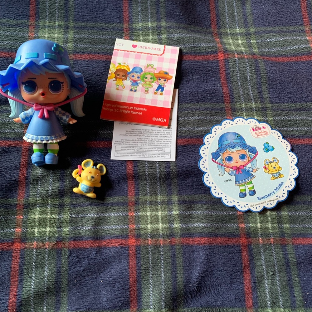 lol surprise strawberry shortcake doll -Blueberry Muffin